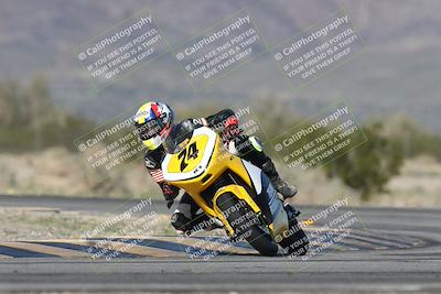 media/Jan-15-2026-Racers Edge (Thu) [[dfebeb70ab]]/2-A Group/Session 5 (Turn 5)/